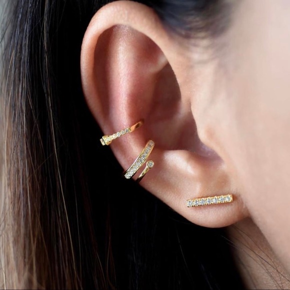 🌵4/$30 New Gold Bar CZ Stud Earrings - Picture 3 of 3